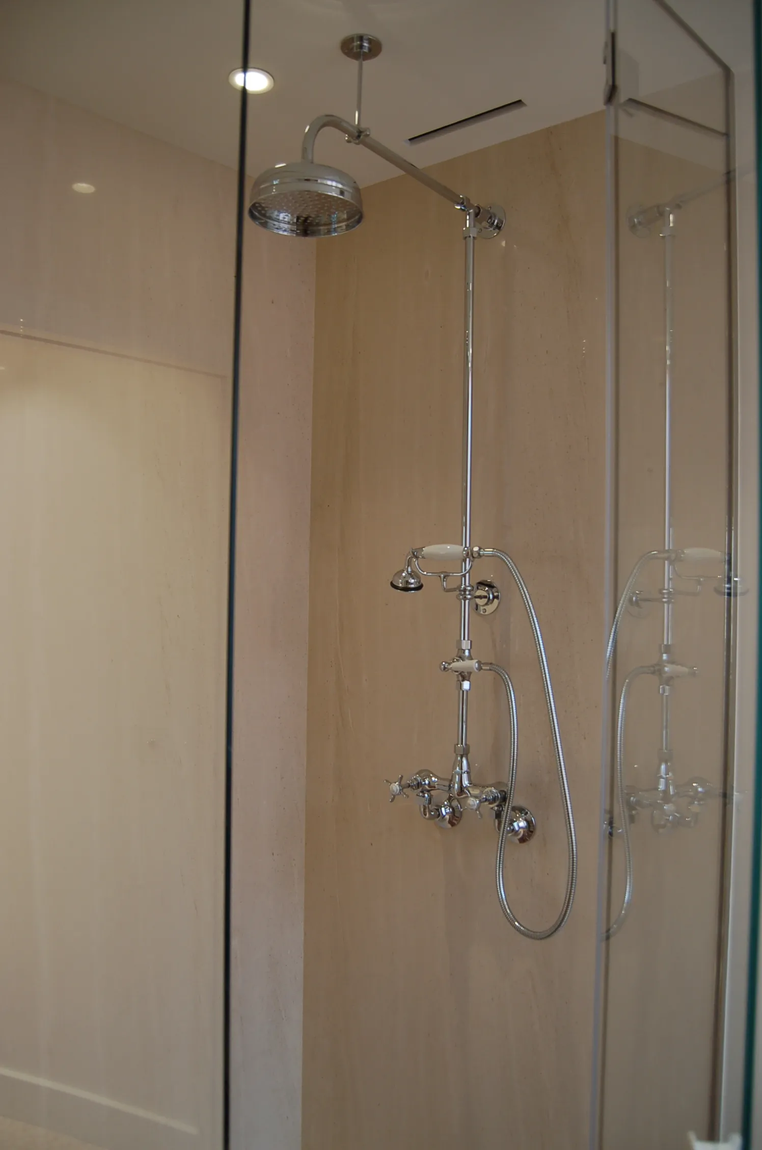 Plomberie & sanitaires — HMC Monaco